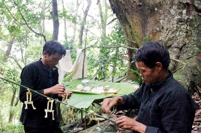 Nghi thức cúng rừng đã trở thành văn hóa không thể thiếu của người dân tộc Thù Lao.