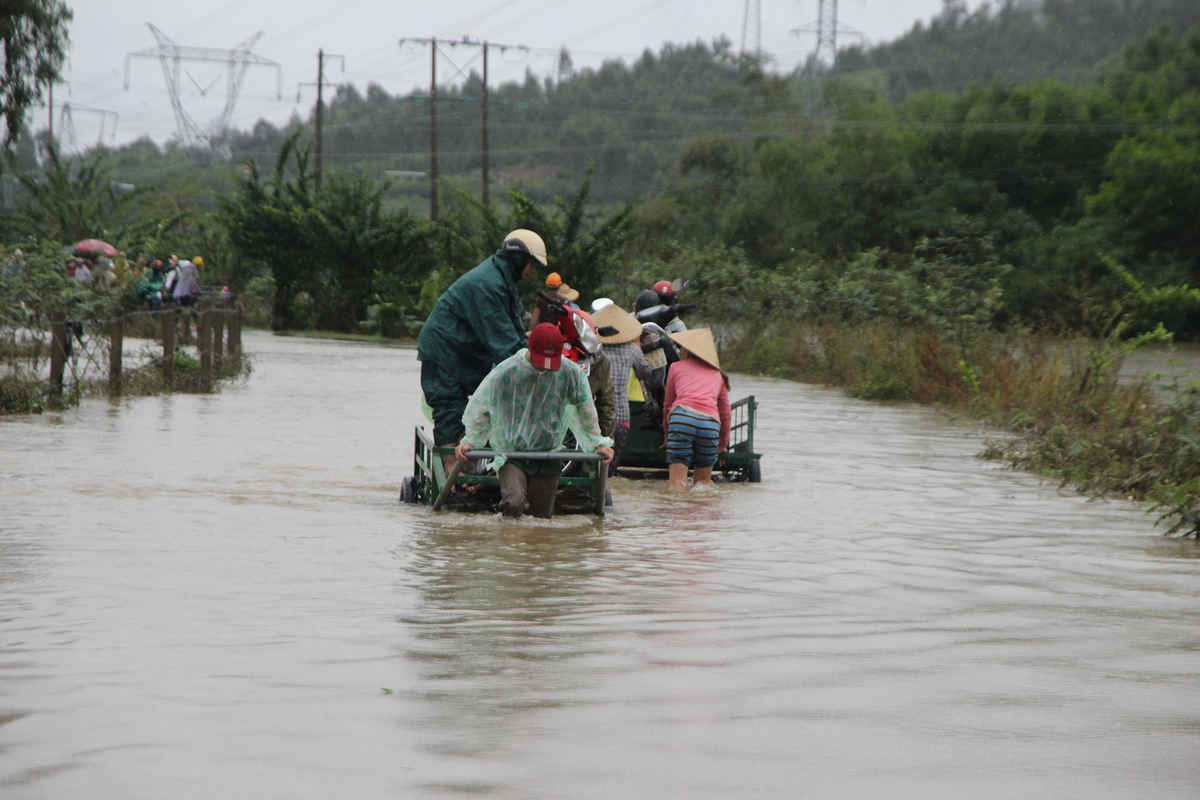 Mưa lũ gây một số vùng trũng thấp ở huyện Thăng Bình