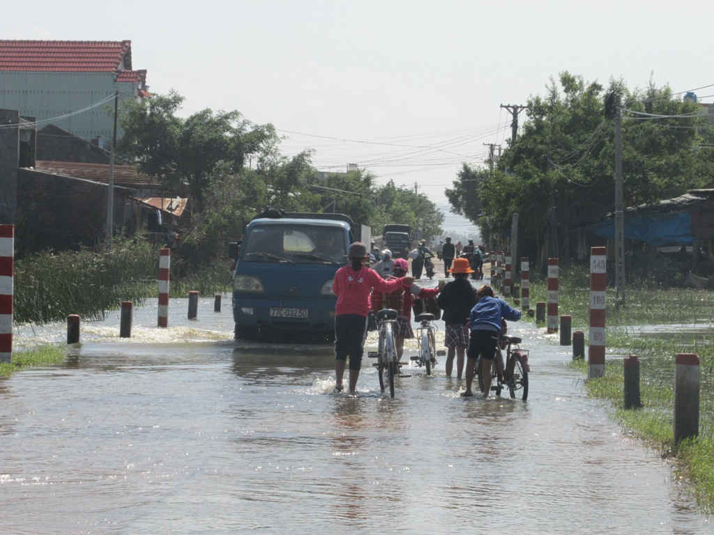 Xã Cát Chánh, huyện Phù Cát bị ngập sâu trong mưa lũ