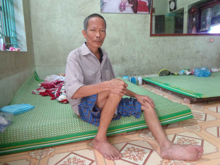 Ông Nguyễn Văn Quyền đang ngày đêm chống chọi với căn bệnh ung thư phổi