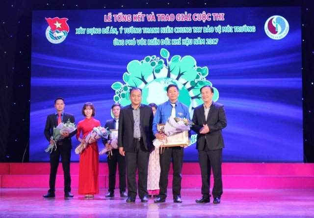 2 giải Nhì được trao cho Câu lạc bộ Khởi nghiệp tỉnh Quảng Bình với Đề án “Thủ lĩnh xanh”, và Đoàn TNCS Hồ Chí Minh xã Mường Trai (Mường La, Sơn La) với ý tưởng “Bảo vệ môi trường gắn với phát triển du lịch”. 