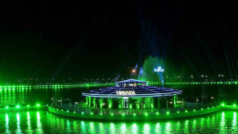 Lighting Show hoành tráng trên mặt hồ Harmony 12,4ha
