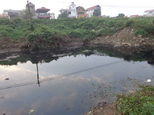 Nguồn nước thải ô nhiễm tại đoạn kênh A48 tại KCN Đồng Văn II