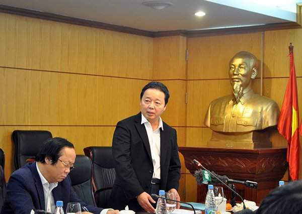 Bộ trưởng Trần Hồng Hà phát biểu tại Hội thảo chiều 1/12 tại Trụ sở Bộ TN&MT. Ảnh: Khánh Phương