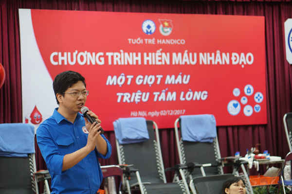 Anh Vũ Huy Thắng, Bí thư Đoàn thanh niên Handico phát biểu tại chương trình.
