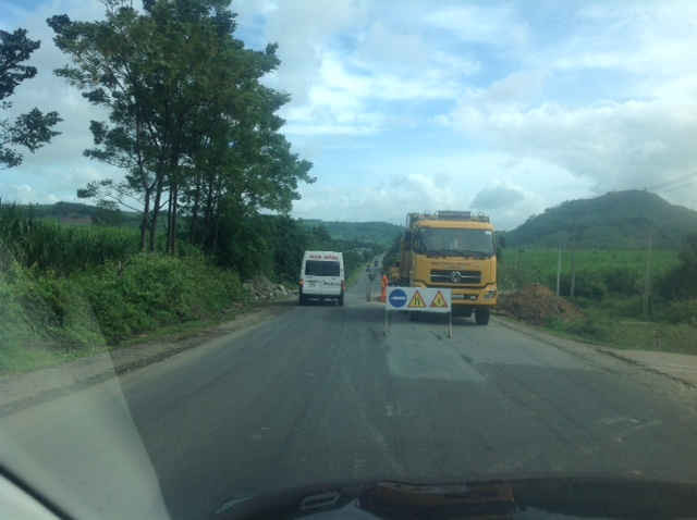 Công ty Quản lý và xây dựng đường bộ tỉnh Gia Lai tiến hành sửa chữa Quốc lộ 19