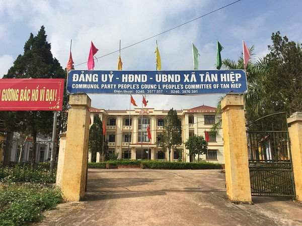 Trụ sở Đảng ủy, HĐND, UBND xã Tân Hiệp, nơi ông Hoàng Văn Phi làm việc.