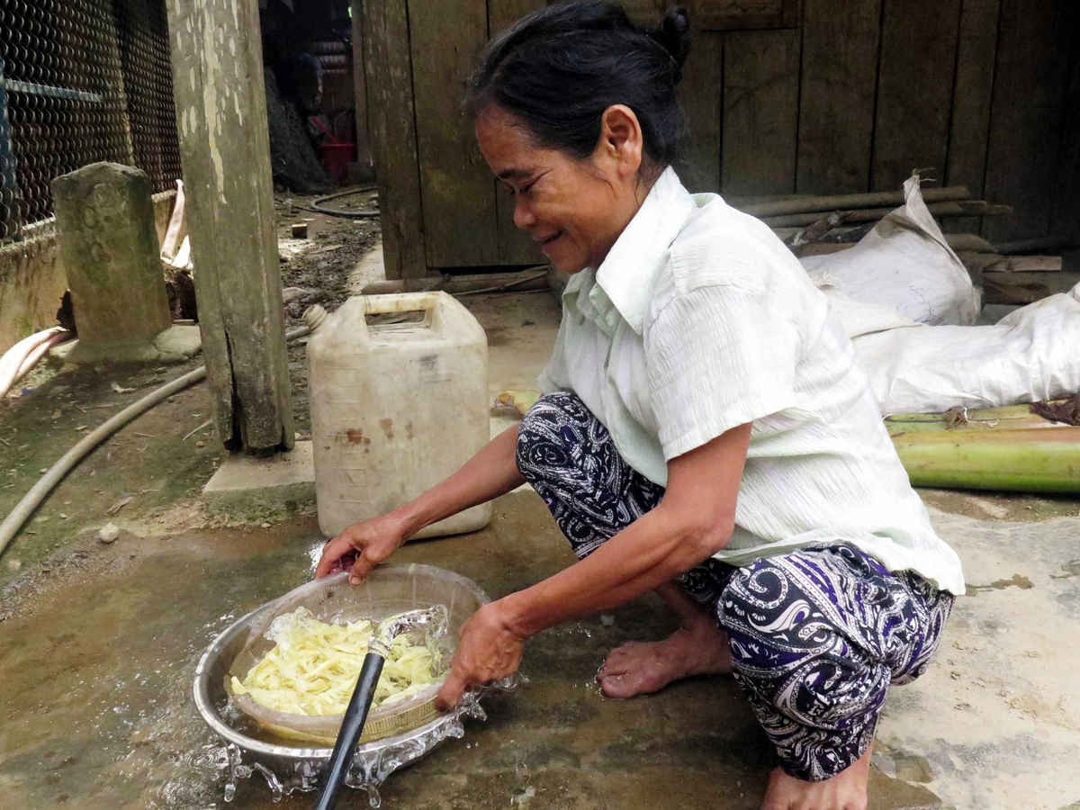 Tại nhiều địa phương ở Quảng Ngãi, người dân chưa được sử dụng nước sạch