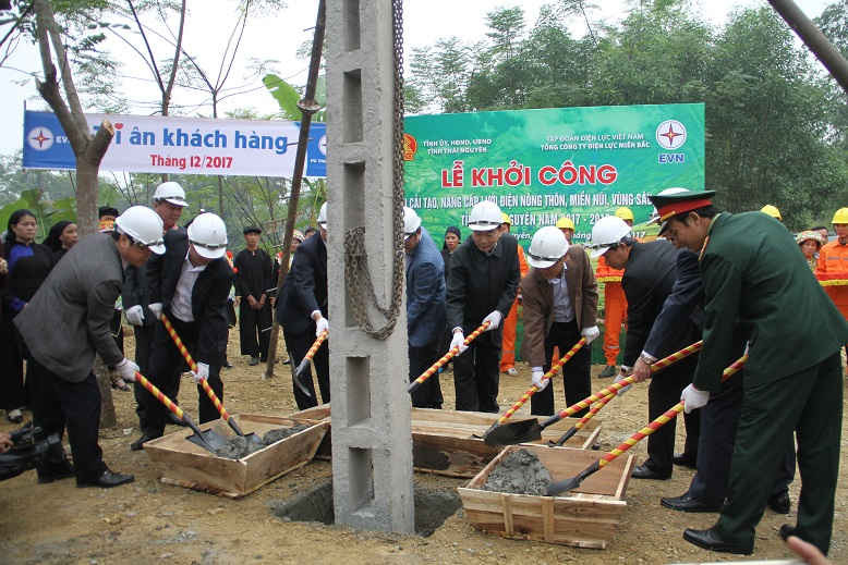Lễ khởi công Dự án cải tạo, nâng cấp lưới điện nông thôn, miền núi, vùng sâu, vùng xa năm 2017-2018 tại huyện Phú Lương, tỉnh Thái Nguyên.