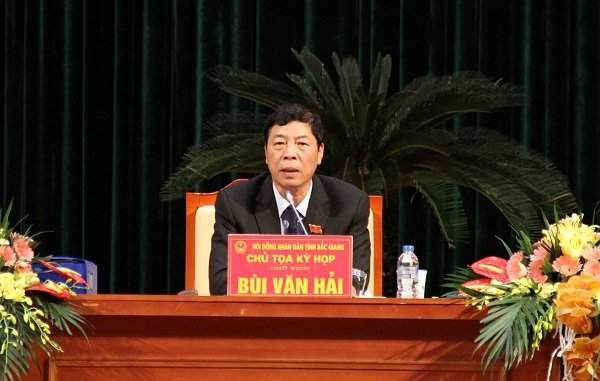 Bí thư tỉnh ủy Bắc Giang Bùi Văn Hải quyết liệt chỉ đạo dẹp tan nạn xe quá tải trong năm 2018. 