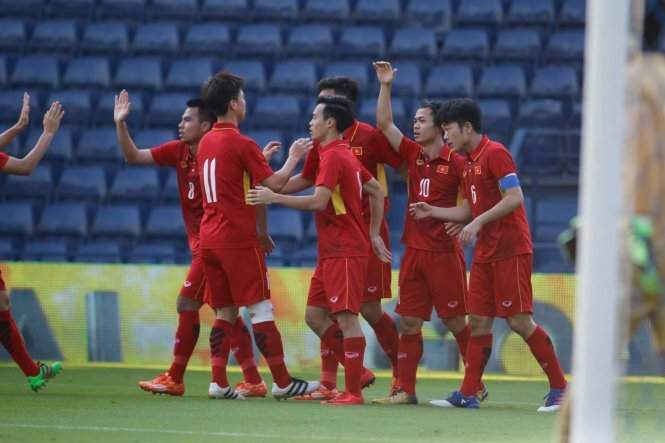 Công Phượng lập cú đúp giúp U23 Việt Nam giành chiến thắng 2-1 trước U23 Thái Lan