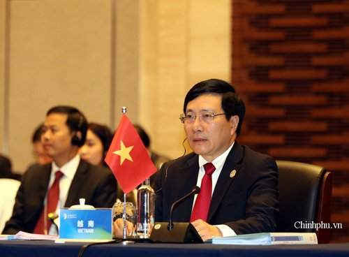 Phó Thủ tướng, Bộ trưởng Ngoại giao Phạm Bình Minh phát biểu tại Hội nghị Bộ trưởng Ngoại giao Hợp tác Mekong-Lan Thương lần thứ 3.