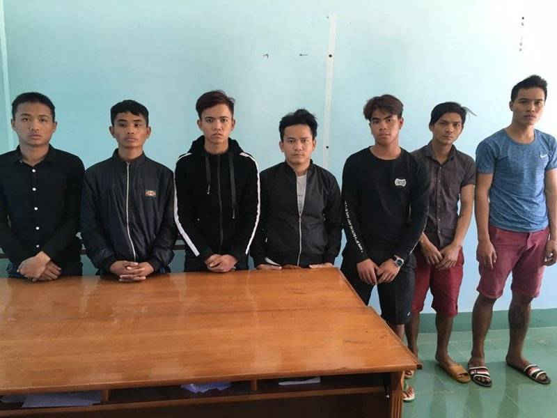 Nhóm thanh niên hỗn chiến đang bị Công an tỉnh Kon Tum bắt giữ
