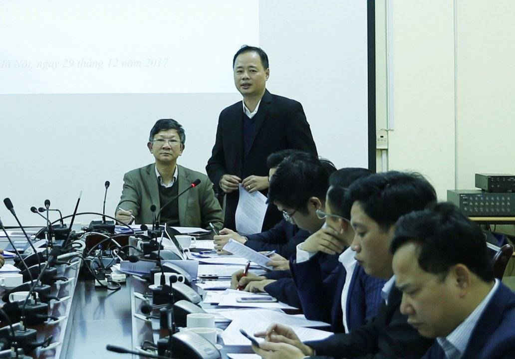 PGS. TS Trần Hồng Thái - Phó Tổng Giám đốc Trung tâm Khí tượng Thủy văn Quốc gia trao đổi tại hội nghị