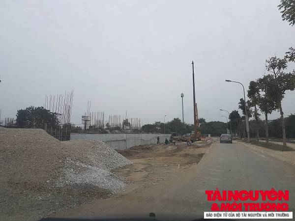 Dự án Chung cư Ruby City CT3 Phúc Lợi thi công làm sụt lún đường giao thông.