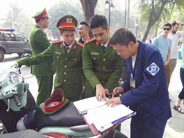 Hoàn Kiếm – Hà Nội: Xử phạt hơn 60 triệu đồng 3 điểm trông giữ xe vi phạm tại khu vực Hồ Gươm