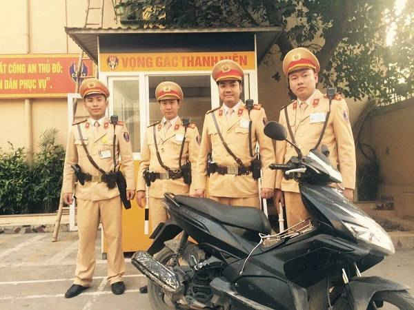 Hà Nội : Cảnh sát giao thông phát hiện xe tay ga gắn biển số giả