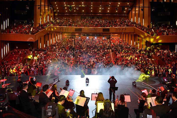 Sunshine Concert 2018 – đại nhạc hội tri ân khách hàng và đối tác của Sunshine Group đã thu hút gần 4.000 khán giả Thủ đô.