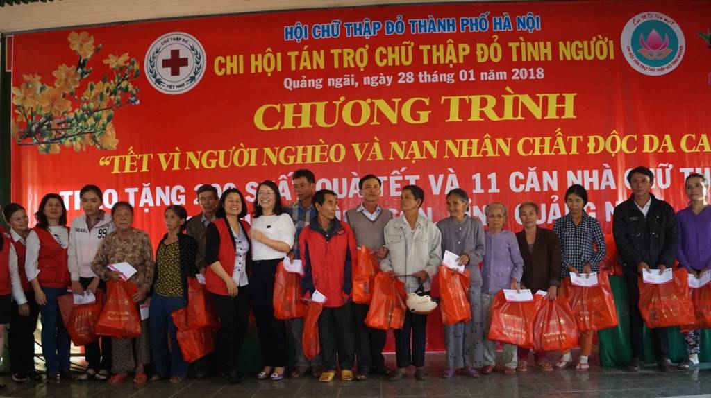 Ông Võ Văn Thưởng tặng nhà Chữ thập đỏ tại huyện Bình Sơn