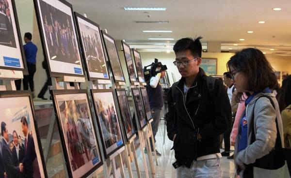 1-Triển lãm ảnh dấu ấn Việt Nam và Đà Nẵng trong dịp APEC