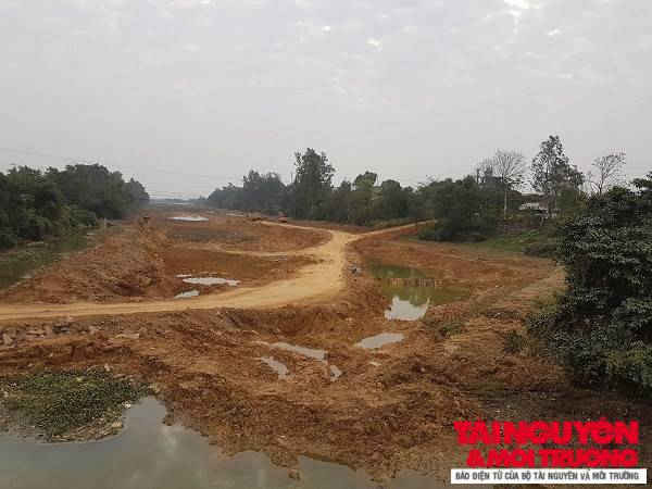 Bỉm Sơn - Thanh Hóa: Dừng thi công vẫn ngang nhiên khai thác đất trái phép?