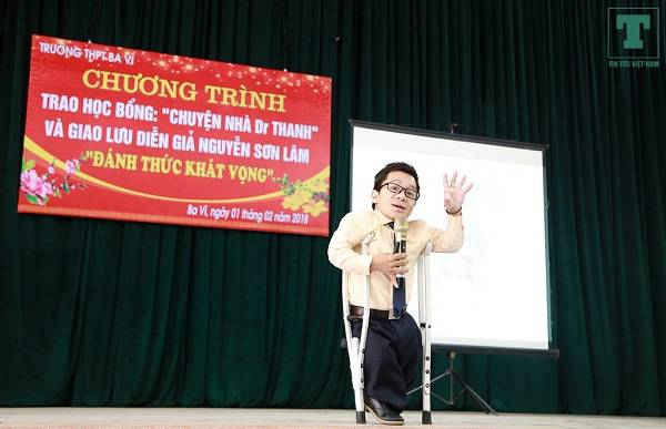 Diễn giả Sơn Lâm đã có buổi nói chuyện với các em học sinh, cùng các em “đánh thức khát vọng” trước ngưỡng cửa cuộc đời.