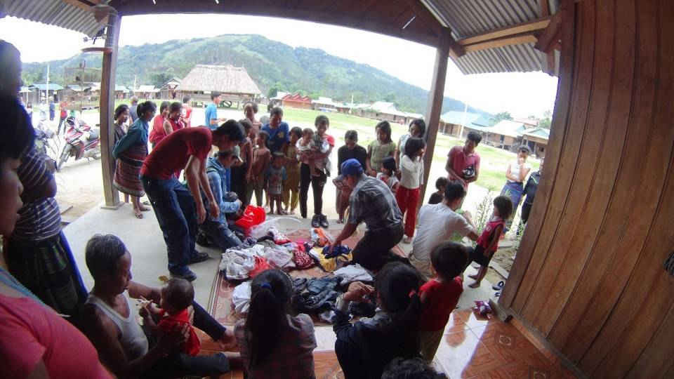Chương trình từ thiện Áo ấm cho em ở xã A Xan, huyện Tây Giang, tỉnh Quảng Nam