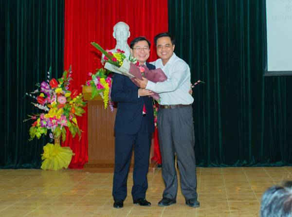 3-Công bố Quyết định bổ nhiệm Giám đốc Phân hiệu trường Đại học TN&MT Hà Nội tại Thanh Hóa