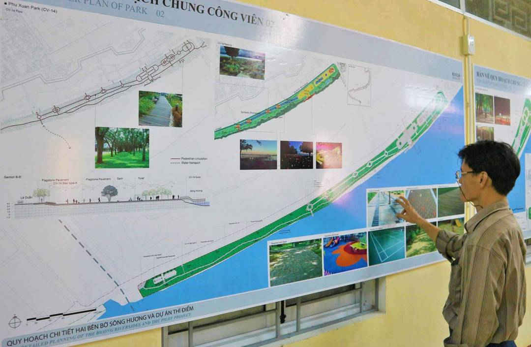 Người dân Huế tham khảo và cho ý kiến về Dự án Quy hoạch chi tiết hai bờ sông Hương 