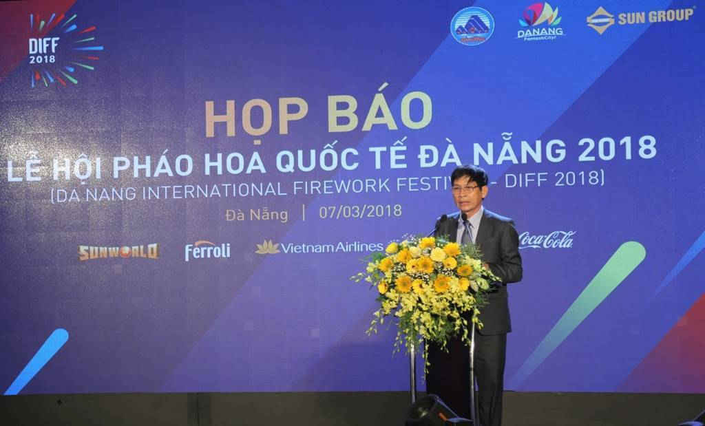 Ông Huỳnh Văn Hùng- Giám đốc Sở Văn hóa Thể thao Đà Nẵng phát biểu tại buổi họp báo