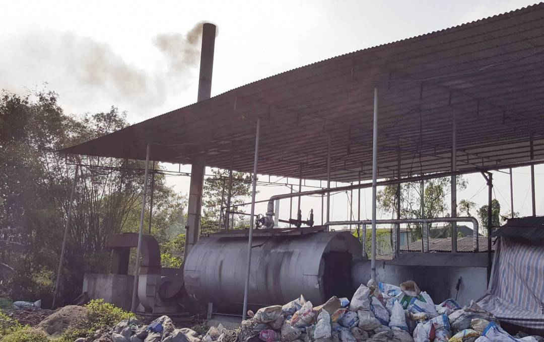 Tình trạng ô nhiễm ở các nhà máy, cơ sở sản xuất giấy, nhựa... ở Cụm Công nghiệp Thủy Phương vẫn tái diễn