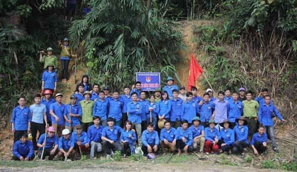 Hoạt đồng trồng hàng nghìn cây dổi và sa nhân tím của đoàn viên thanh niên Quế Phong là công trình thanh niên cấp huyện