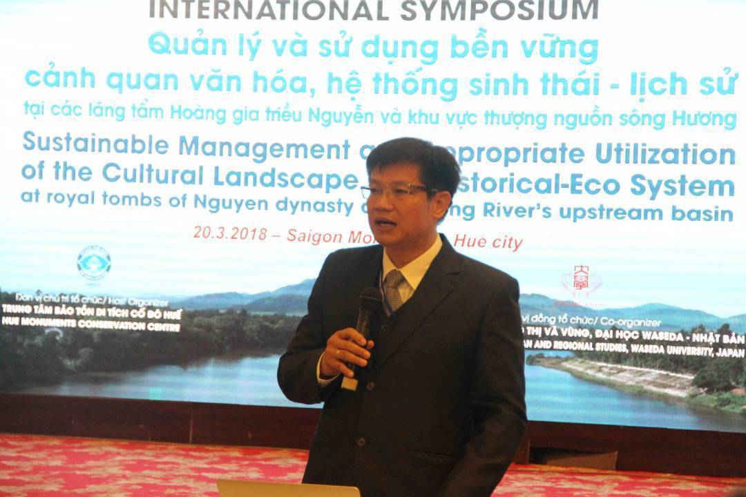 Ông Phan Thanh Hải- Giám đốc Trung tâm Bảo tồn Cố đô Huế trình bày tham luận