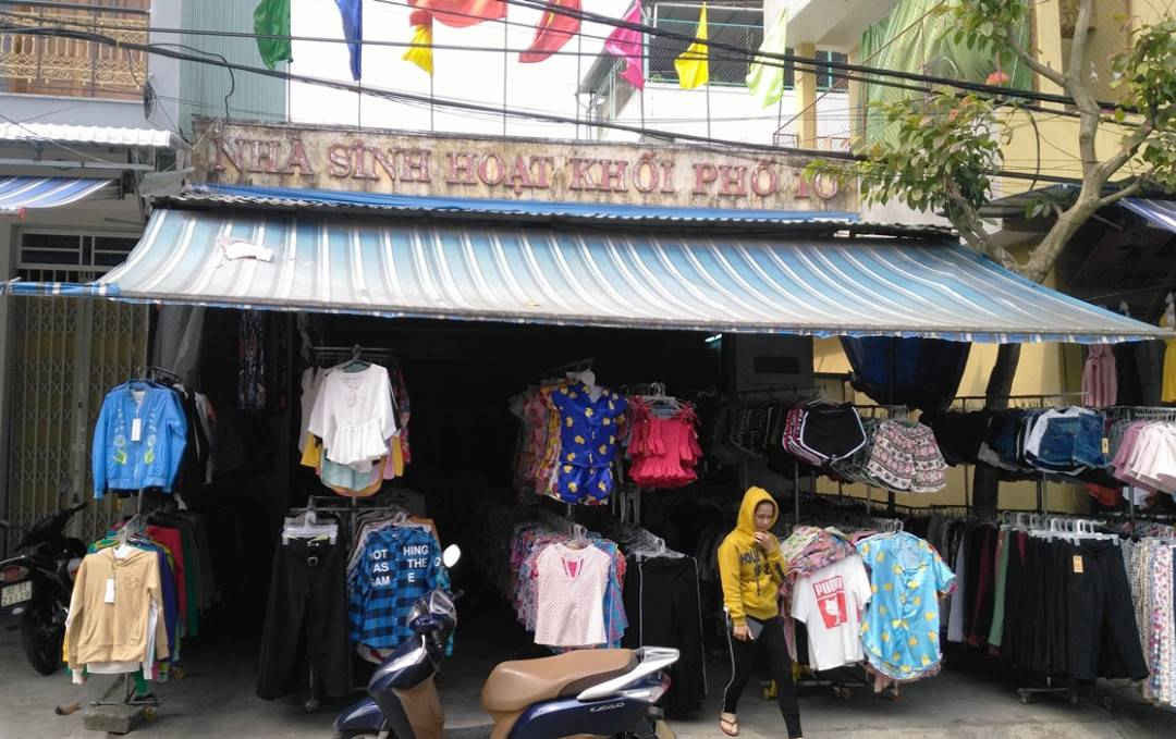 Nhà sinh hoạt của khối phố 10 phường An Mỹ xây dựng năm 2010 tại đường Chu Văn An hiện nay đã biến thành cửa hàng bán quần áo, phía sau xây phòng trọ cho thuê