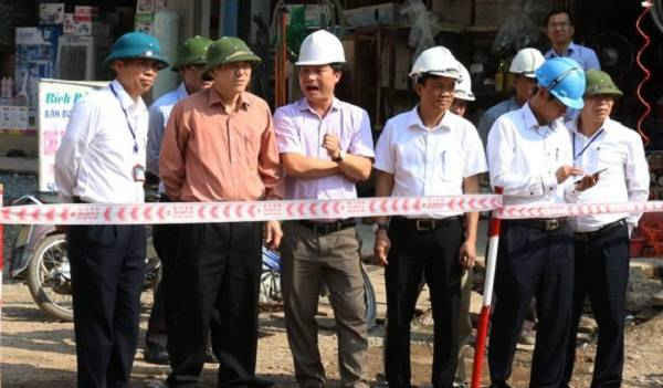  Phó Chủ tịch Thường trực UBND tỉnh Nguyễn Tiến Nhường cùng các ban ngành liên quan kiểm tra tiến độ dự án cải tạo, nâng cấp tỉnh lộ 286 đoạn qua xã Yên Phụ.