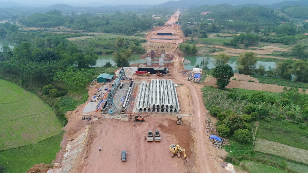 Công ty CP BOT Bắc Giang - Lang Sơn đang đẩy nhanh tiến độ dự án đường cao tốc Bắc Giang - Lạng Sơn.