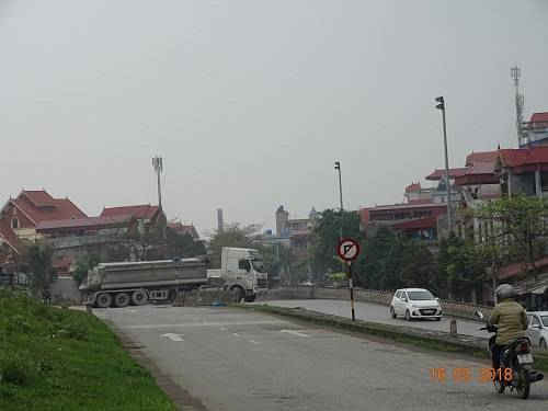 2-TP.Hưng Yên (tỉnh Hưng Yên): “Vờn mặt” Trạm cân, xe trọng tải lớn tung hoành phạm luật