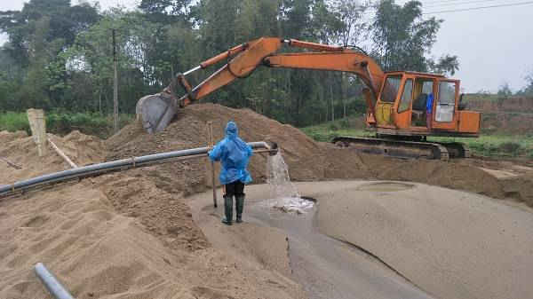 Bãi tập kết cát trái phép nhà ông Vũ Quang Tuấn ở thôn 2, xã Thọ Thanh
