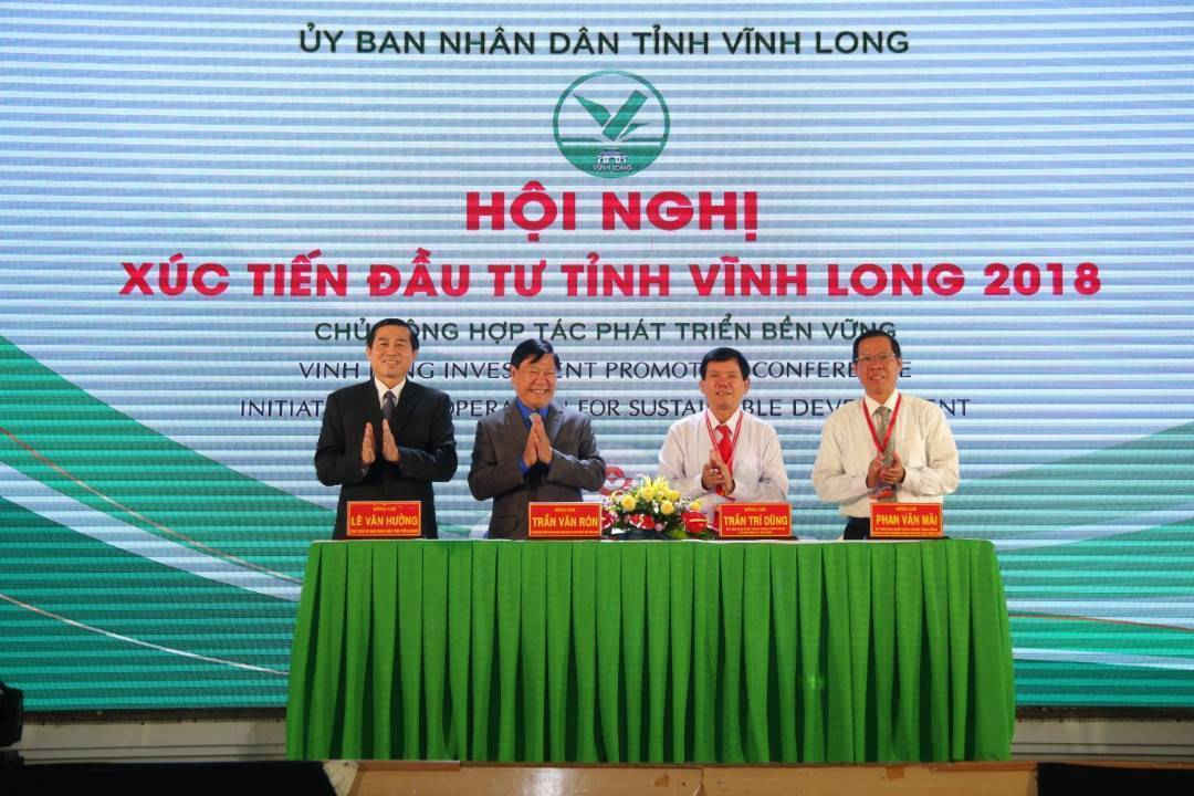 chú thích ảnh 4 lãnh đạo 4 tỉnh Vĩnh Long, tiền giang, bến tre, trà vinh ký kết triển khai đề án liên kết