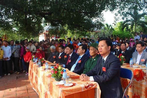 Đông đảo bà con, du khách địa phương tham gia Lễ hội