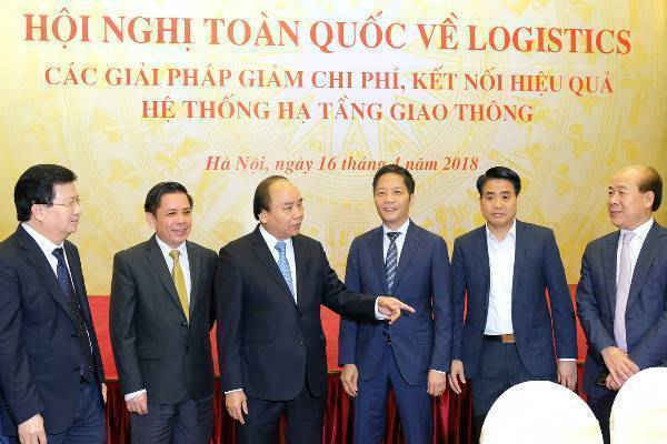 1 Thủ tướng Nguyễn Xuân Phúc chủ trì hội nghị về logistics