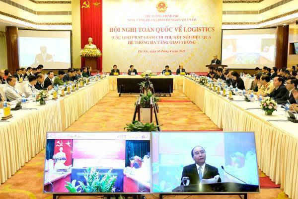 2 Thủ tướng Nguyễn Xuân Phúc chủ trì hội nghị về logistics