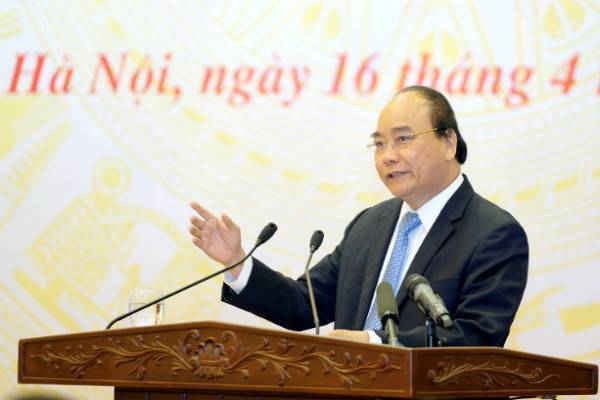 Thủ tướng Nguyễn Xuân Phúc chủ trì hội nghị về logistics