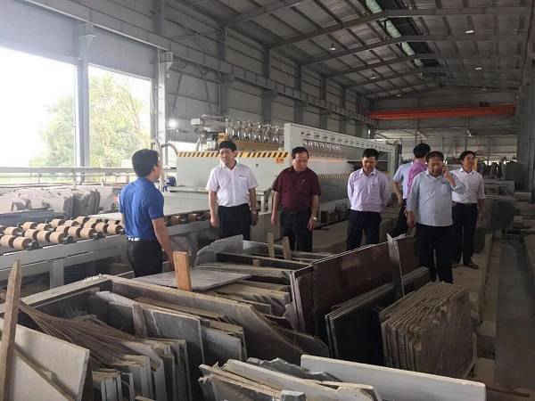 Sở Tài nguyên và Môi trường kiểm tra công tác bảo vệ môi trường tại Xưởng chế biến đá ốp lát trên địa bàn huyện Yến Định