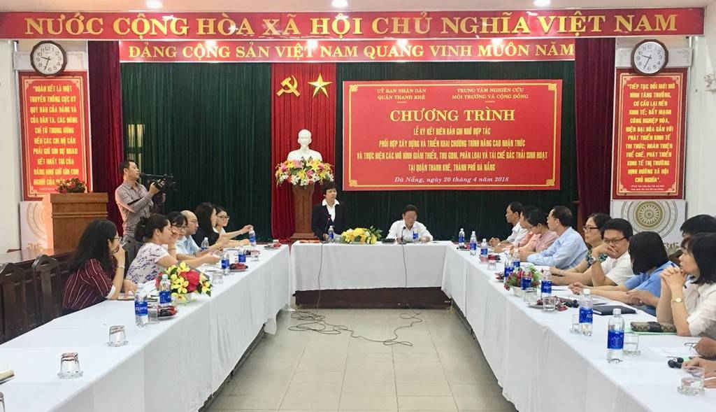 Bà Nguyễn Ngọc Lý– Giám đốc CECR phát biểu tại Lễ ký kết