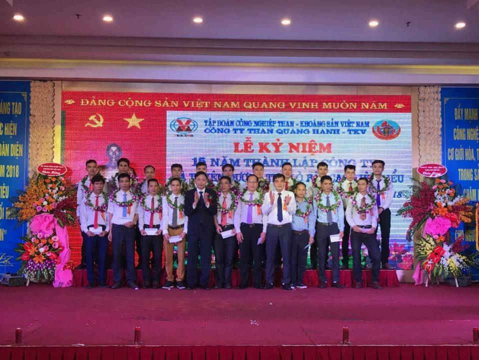 Công ty than Quang Hanh tuyên dương các thợ lò bậc cao tiêu biểu