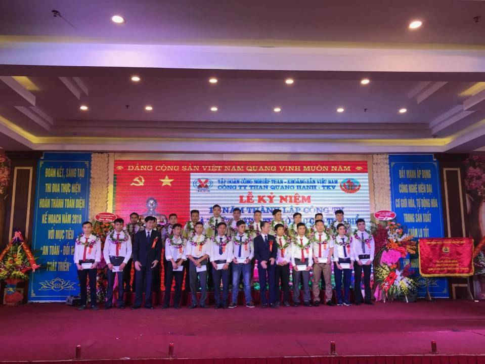 Công ty than Quang Hanh tuyên dương các thợ lò bậc cao tiêu biểu
