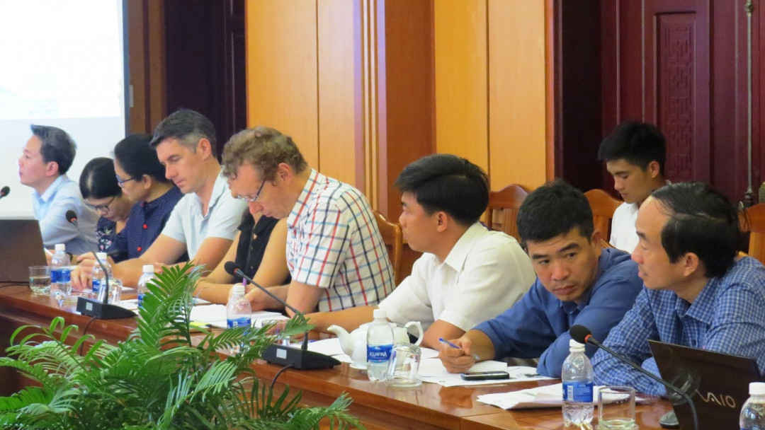 Các chuyên gia quốc tế cho rằng, Việt Nam cần thêm thời gian để thực hiện hiệu quả những quy định pháp luật mới và phải đưa ra những cam kết cụ thể đối với từng chủ tàu, ngư dân