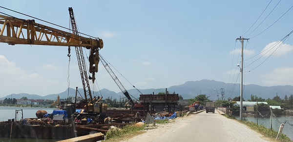 Công trình cầu Tam Giang đã khởi công nhưng việc đền bù, bố trí tái định cư vẫn chưa thực hiện xong