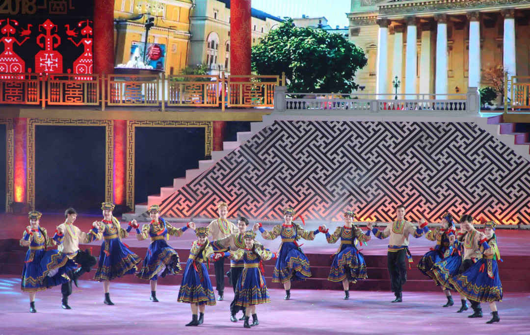 Phần nhảy sôi động của các vũ công đến từ nước Nga
